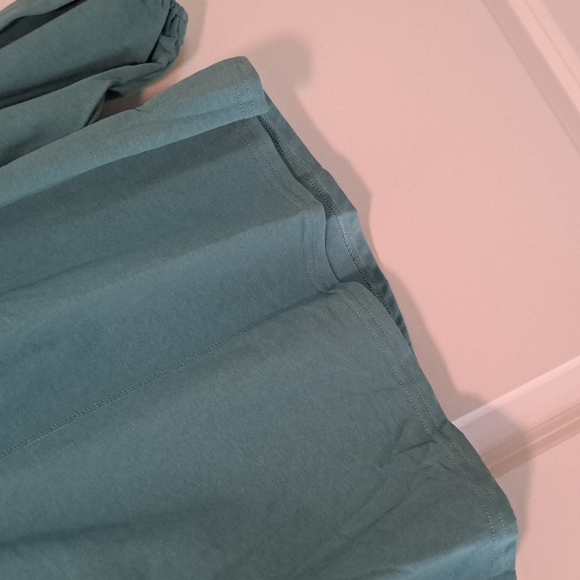 1 med left 💜New Split neck dolman top - Picture 16 of 16